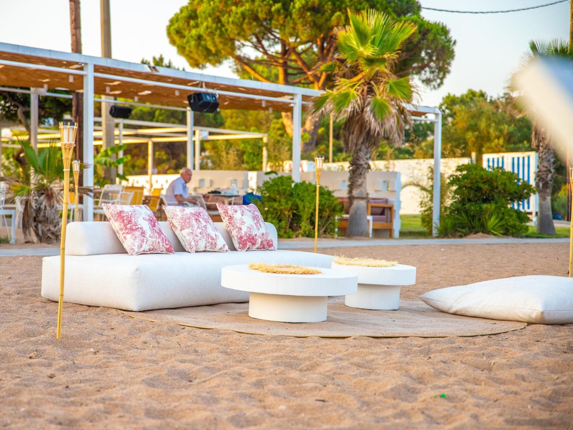 Buka Sandy Beach Messíni Eksteriør billede